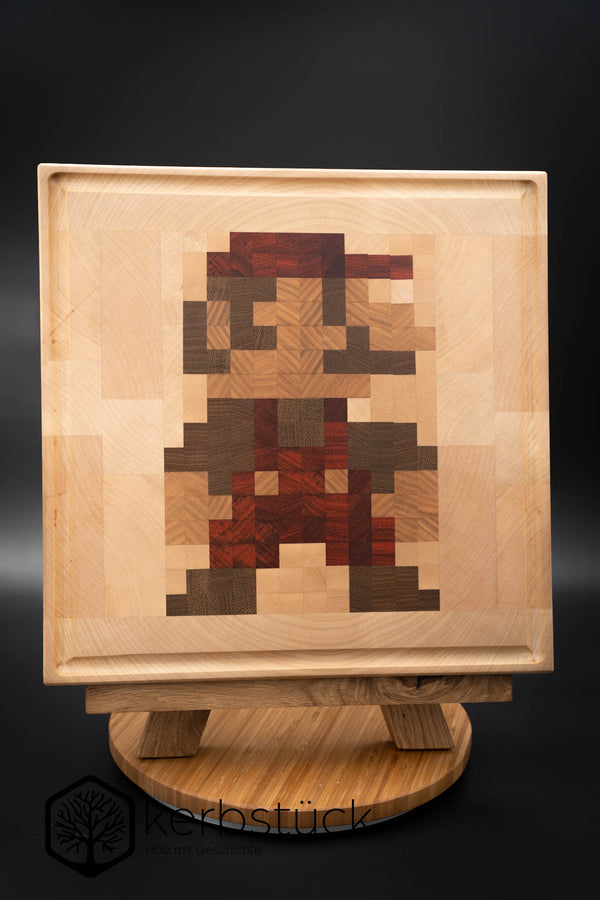 Endgrain-Schneidebrett „Italian Plumber Pixel-Art“